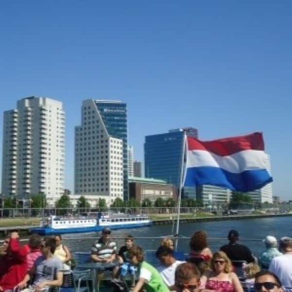 Rondvaart met stadswandeling Rotterdam