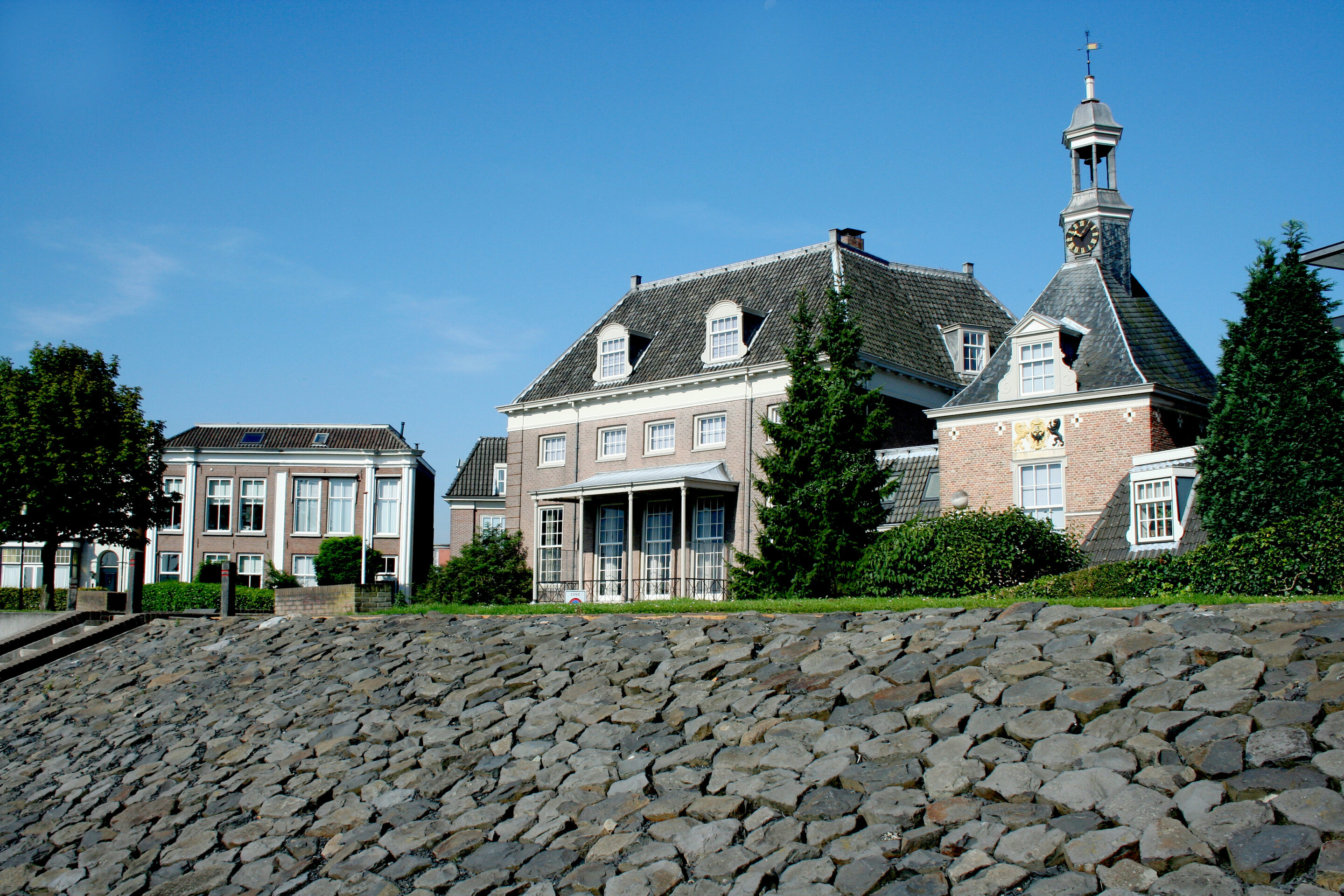 The river diike of Tiel protects for high water geschiedenis Bussum