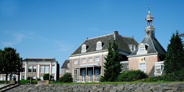 The river diike of Tiel protects for high water geschiedenis Bussum